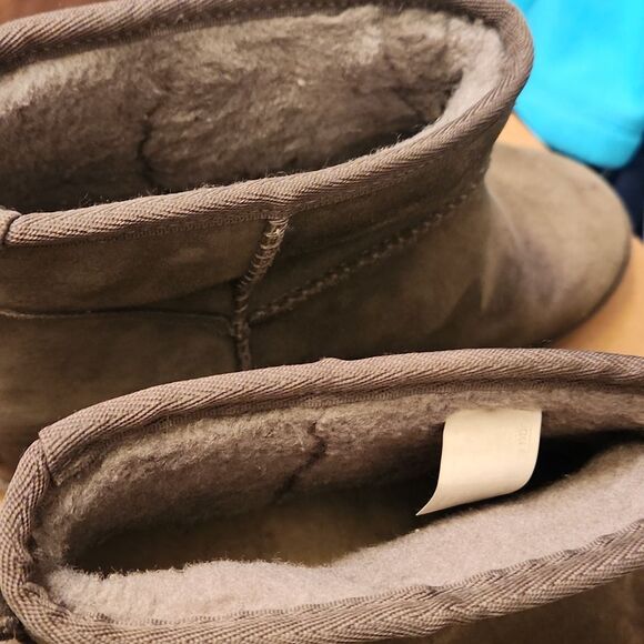 Ugg Australia Olive Green Wedge Heel Suede Ankle Boots w/ Gray Shearling Size 9 - Picture 9 of 12